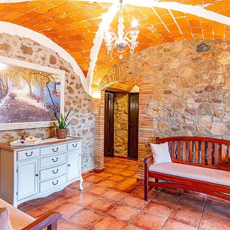 Cal Bisbe, Your Rural Holiday Home Capmany Dış mekan fotoğraf