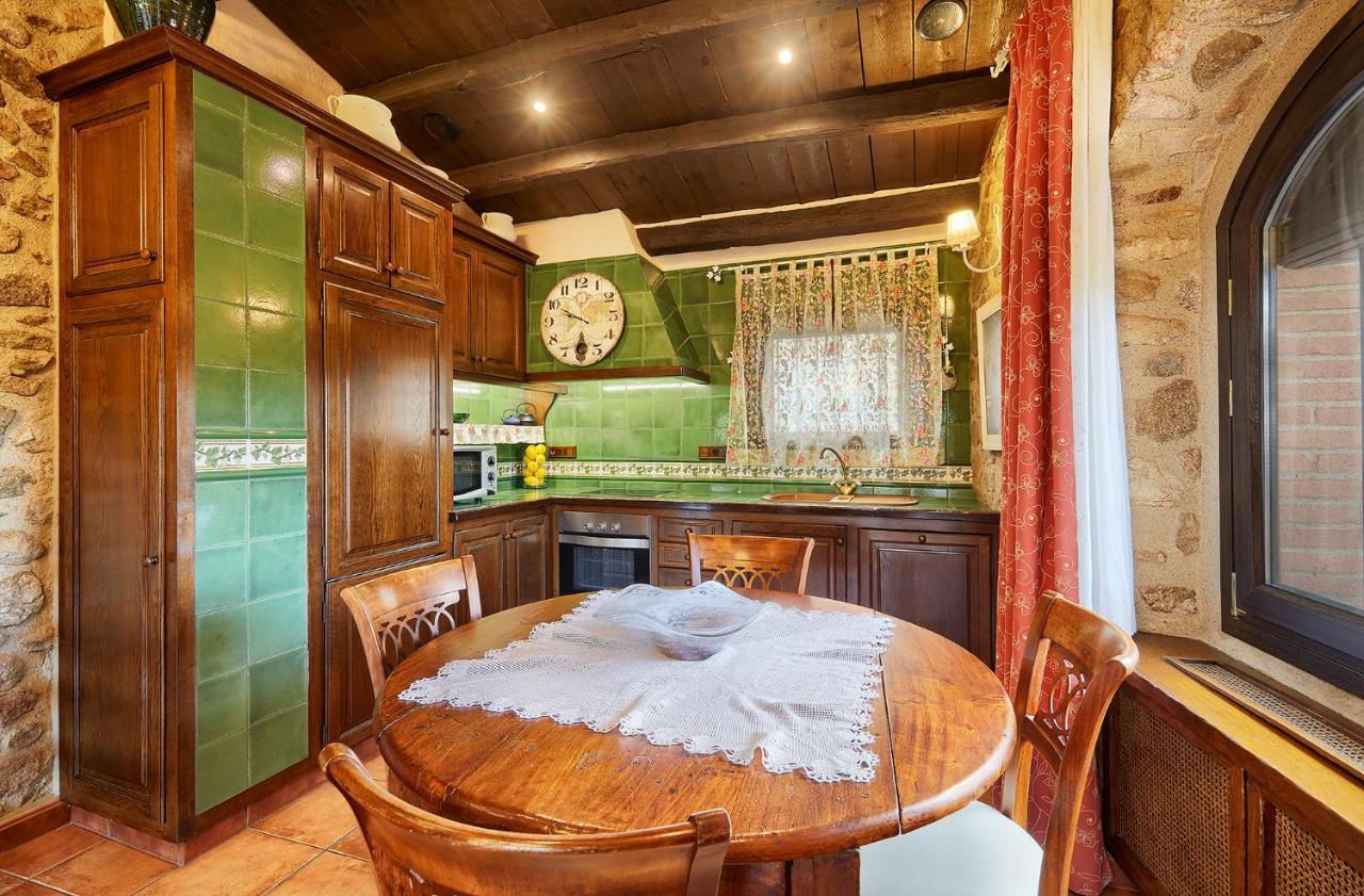 Cal Bisbe, Your Rural Holiday Home Capmany Dış mekan fotoğraf