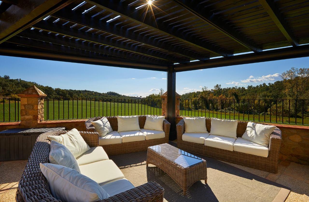 Cal Bisbe, Your Rural Holiday Home Capmany Dış mekan fotoğraf