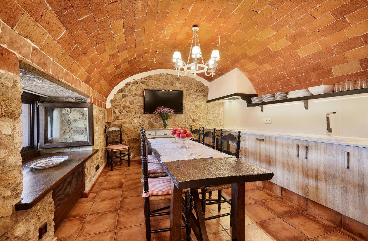 Cal Bisbe, Your Rural Holiday Home Capmany Dış mekan fotoğraf