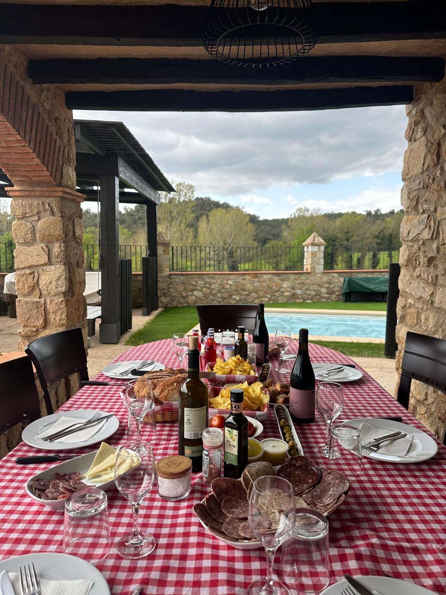 Cal Bisbe, Your Rural Holiday Home Capmany Dış mekan fotoğraf