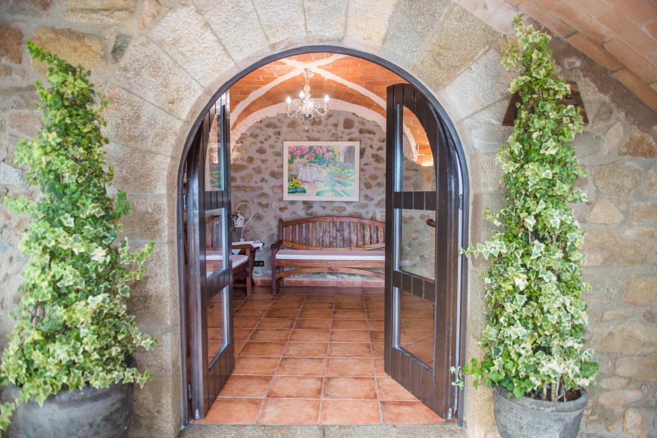 Cal Bisbe, Your Rural Holiday Home Capmany Dış mekan fotoğraf
